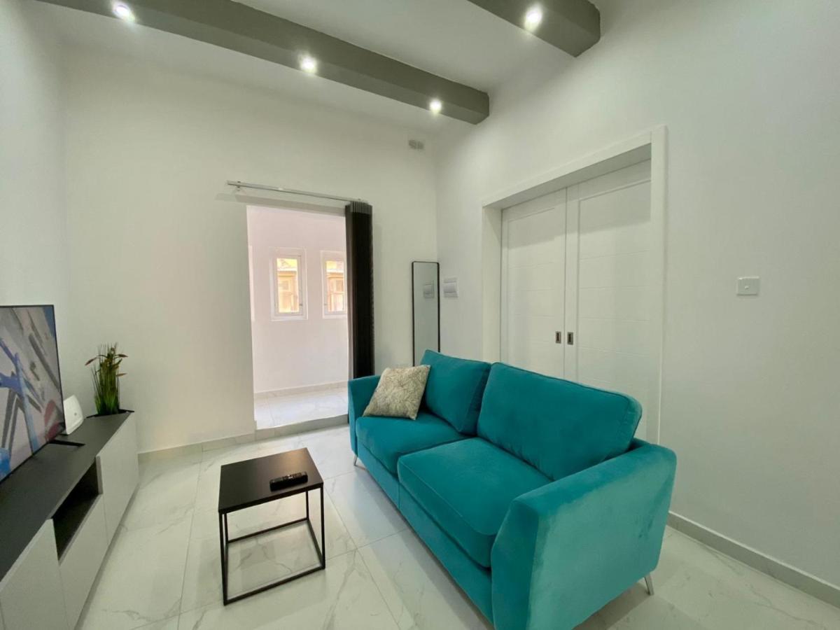 Seaside Apartment In Gzira Екстериор снимка