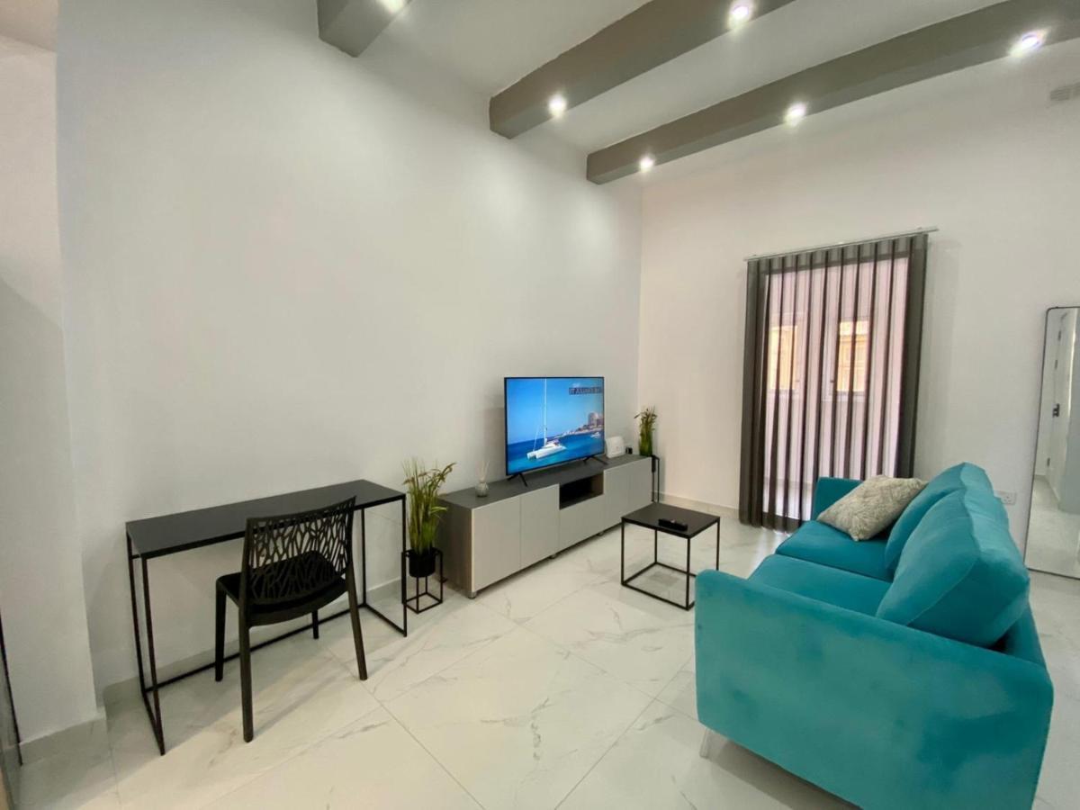 Seaside Apartment In Gzira Екстериор снимка